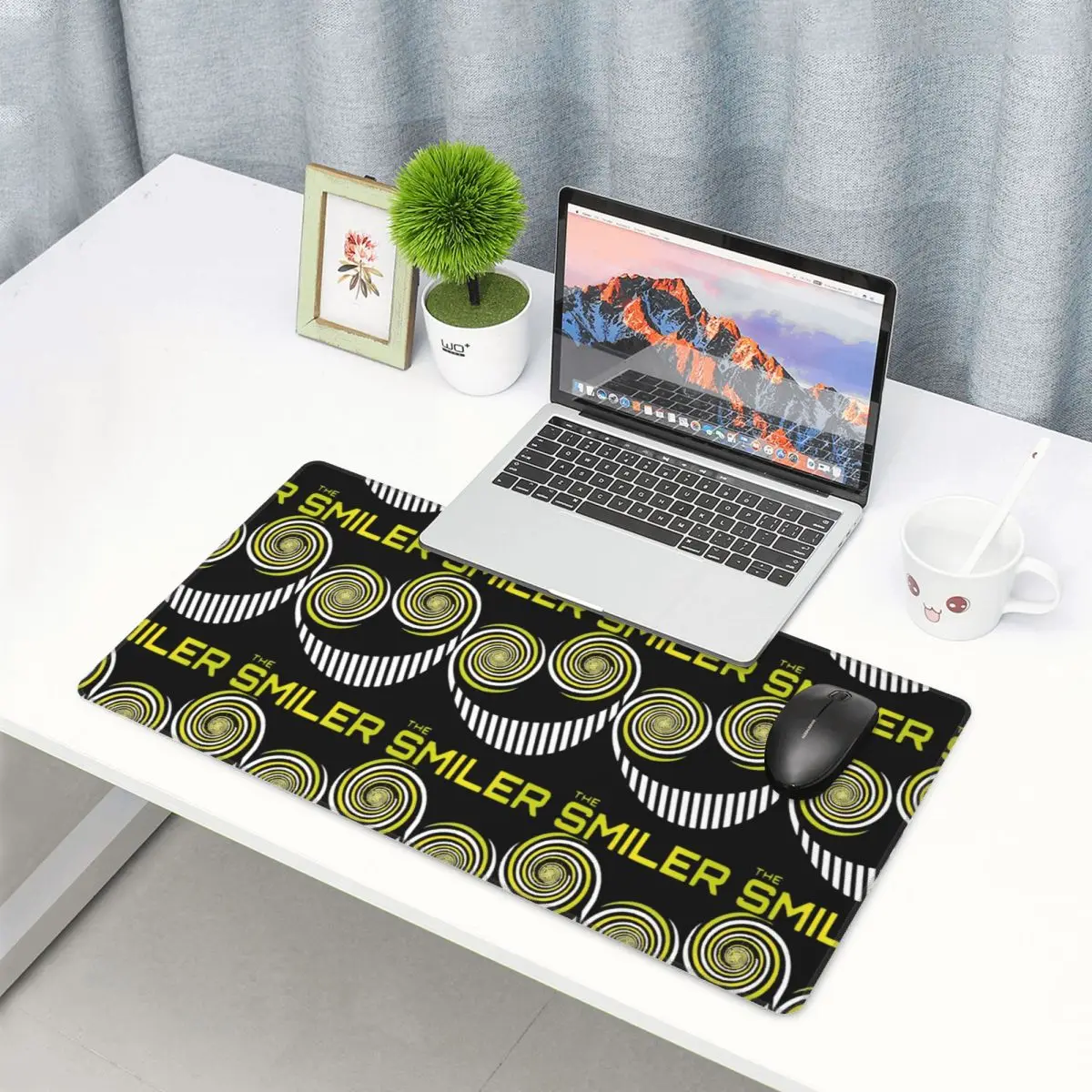 Large Mouse Pad The Smiler Alt - Laptop Accessories Uk recensie en prijs